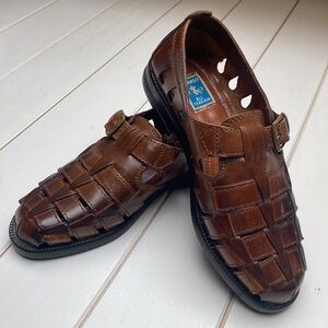 NWOT Vintage Leather Fisherman's Sandals